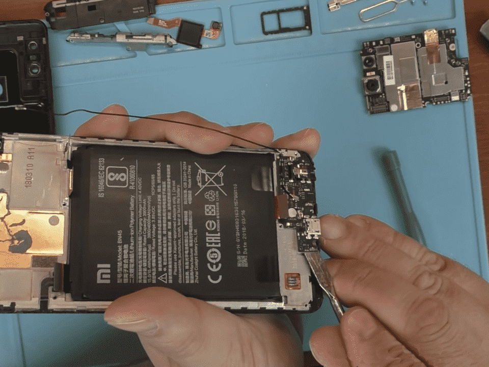 Ремонт редми. Редми нот 5 аккумулятор. Редми нот 5 батарейка. Xiaomi Redmi Note 2 Battery Connector. Коннектор АКБ редми нот 5а.